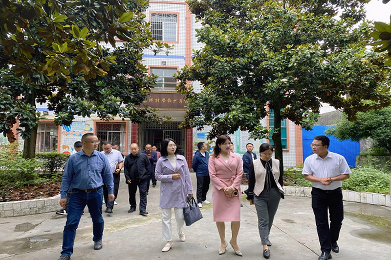 民进长沙市委会专职副主委李素娥带队赴贵州金沙县走访调研