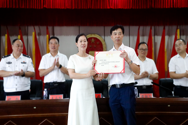 民进会员张早平受聘为北塔区政府顾问