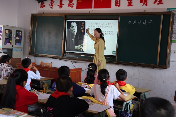 民进界别赴双江口镇开展“名师同心讲坛”送教活动2