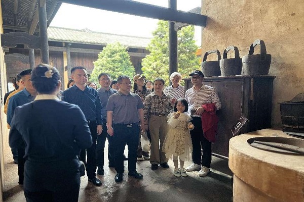 民进雨花区工委赴浏阳开展“凝心铸魂强根基、团结奋进新征程”主