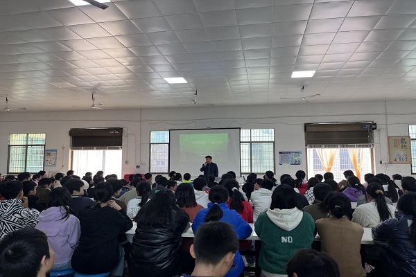 市政协双江口委员工作室、长沙民进法律服务中心联合开展普法进校