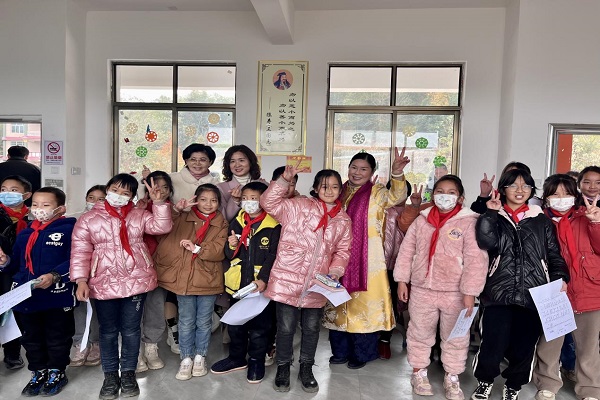 民进长沙市委会、湖南省梦飞翔阅读教育发展服务中心赴邵东市开展