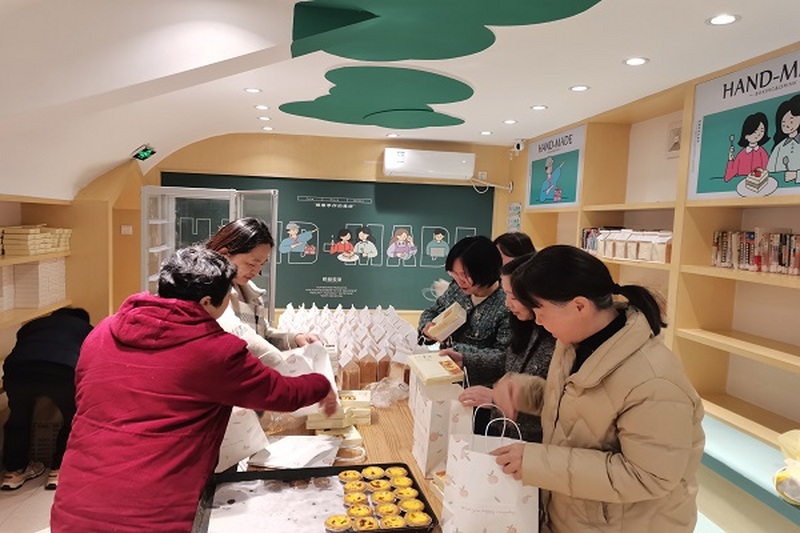 致敬“她”力量 ——民进芙蓉区工委长沙市一中马王堆中学支部举行庆祝“三·八”国际妇女节活动