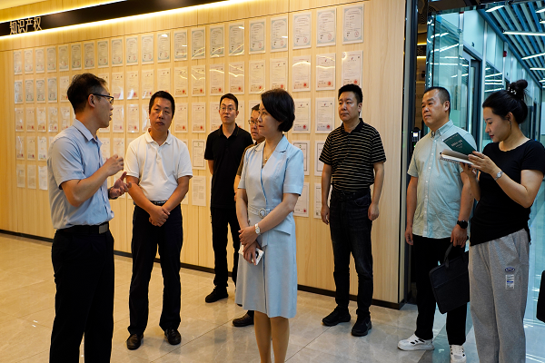 民进长沙市委会主委李平带队开展主课题调研