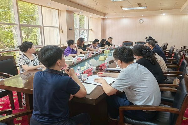 李素娥率“长沙市外来务工群体子女生命教育状况的调查研究”课题