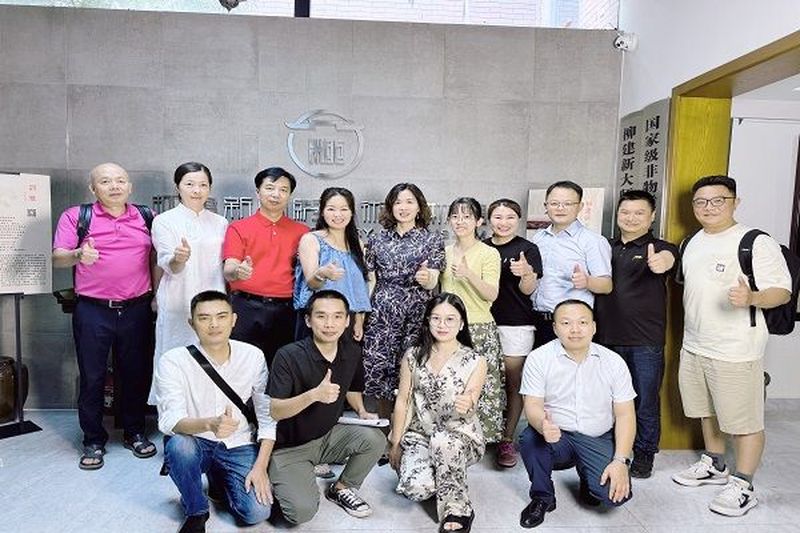 长沙民进企联会第六期私董会在柳建新刺绣艺术馆举行