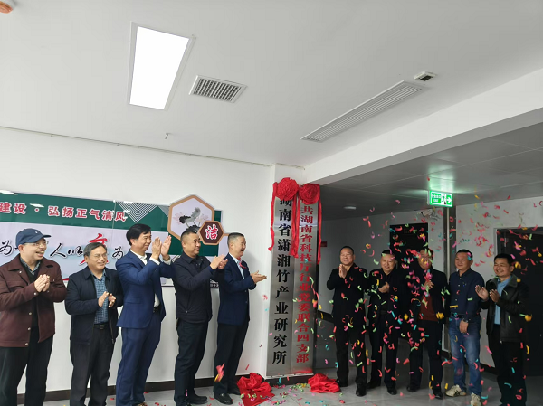 民进湖南省委会专职副主委黄铁华带队赴新邵县调研会员企业和“十