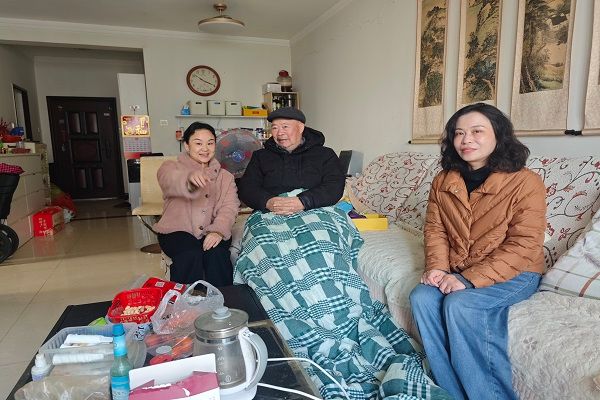 传递关爱，共庆佳节——民进岳麓区工委三支部开展2025新春送