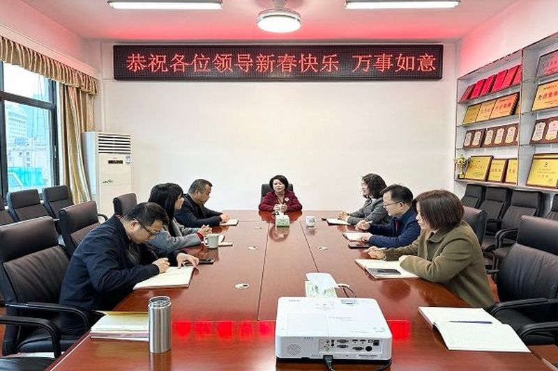 送祝福、鼓干劲 ——李平新年上班第一天慰问机关干部