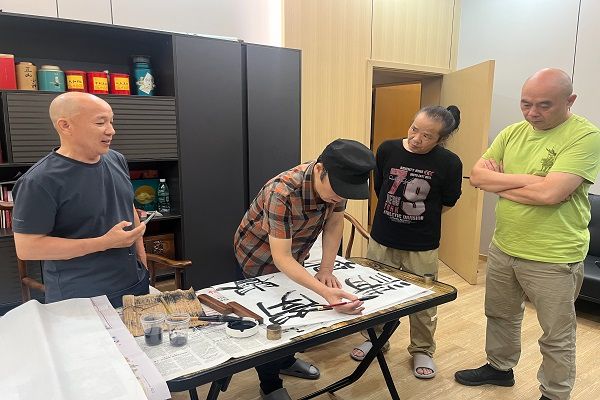 长沙开明书画院赴浏阳市小河乡开展艺术采风交流3