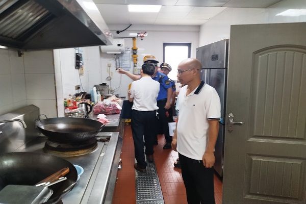 宁乡民进会员受邀参加“伴随式”执法监督专项行动1 - 副本