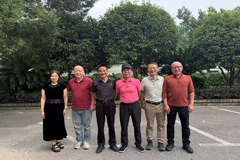 民进雨花区工委一支部联合民进直属工委五支部开展教师节走访慰问老会员活动