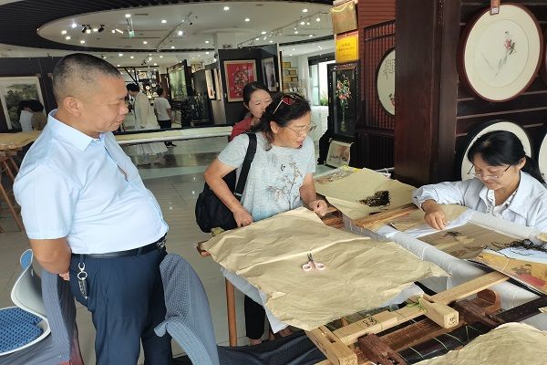 民进长沙市实验中学支部开展“赏湖湘非遗 凝支部同心”主题活动